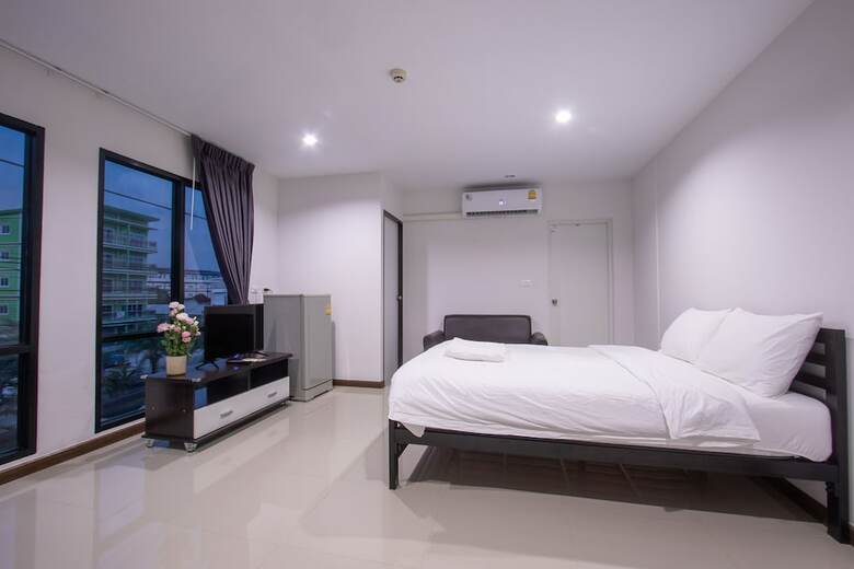 Baan Paknam Hotel