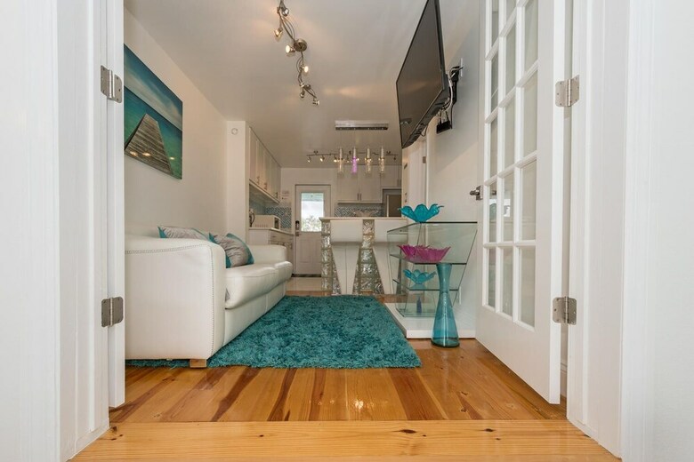 Oceanic Estate #4 - Two Bedroom Apartment