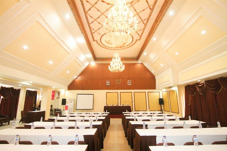 Grand Situ Buleud Hotel