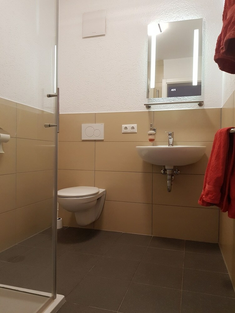 Sunnys Hotel & Residence