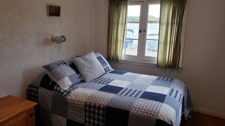 Hotel Miners Bay Lodge