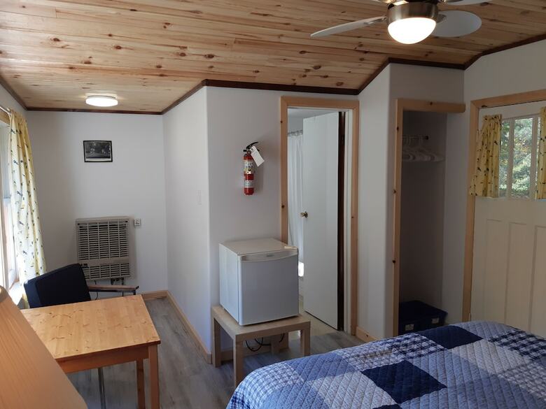 Hotel Miners Bay Lodge