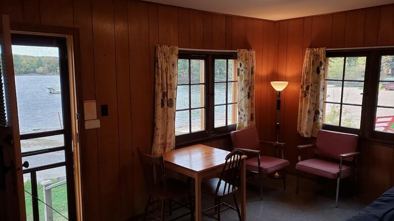 Hotel Miners Bay Lodge