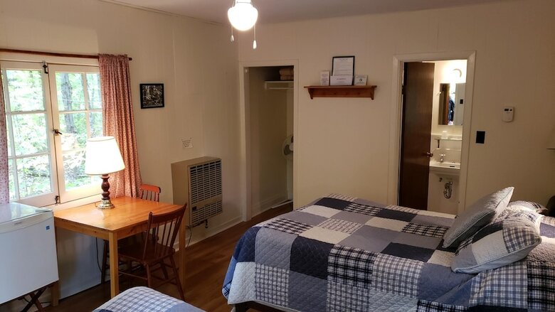 Hotel Miners Bay Lodge