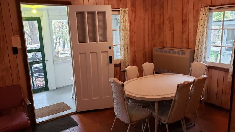 Hotel Miners Bay Lodge