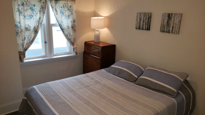 Hotel Miners Bay Lodge