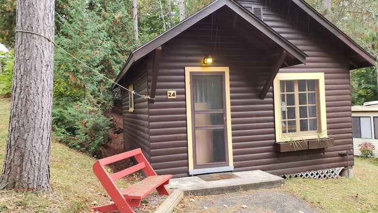 Hotel Miners Bay Lodge