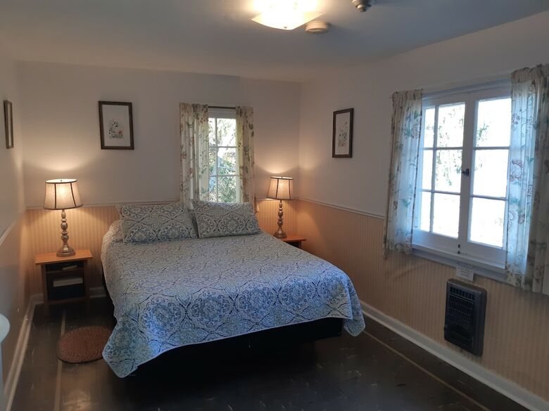 Hotel Miners Bay Lodge