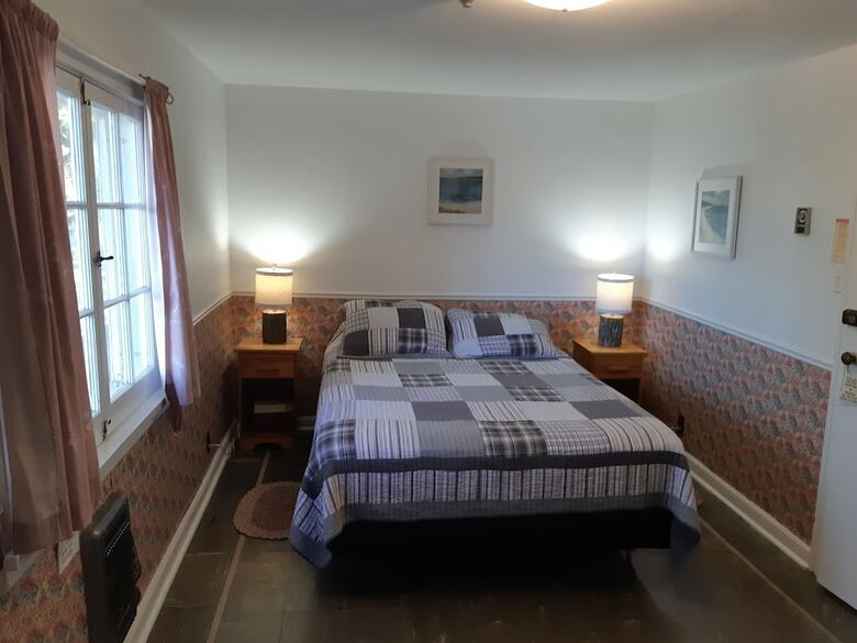 Hotel Miners Bay Lodge