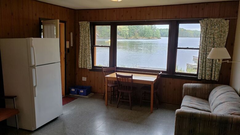 Hotel Miners Bay Lodge