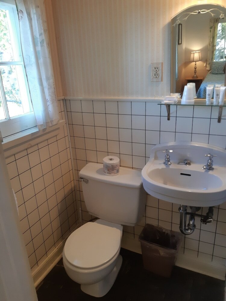 Hotel Miners Bay Lodge