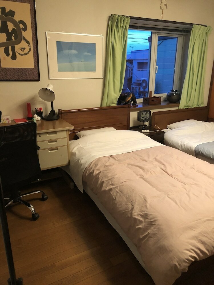 Hotel Guest House Chara