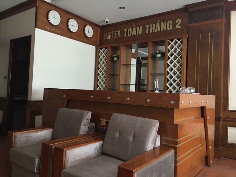 Hotel Oyo 1092 Toan Thang 2