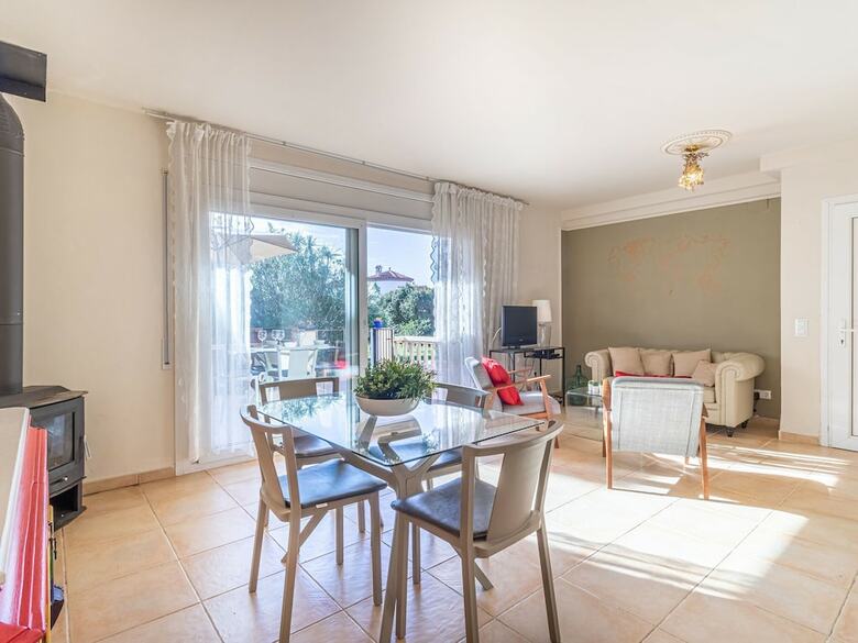 Quaint Holiday Home In Vilacolum With Swimming Pool