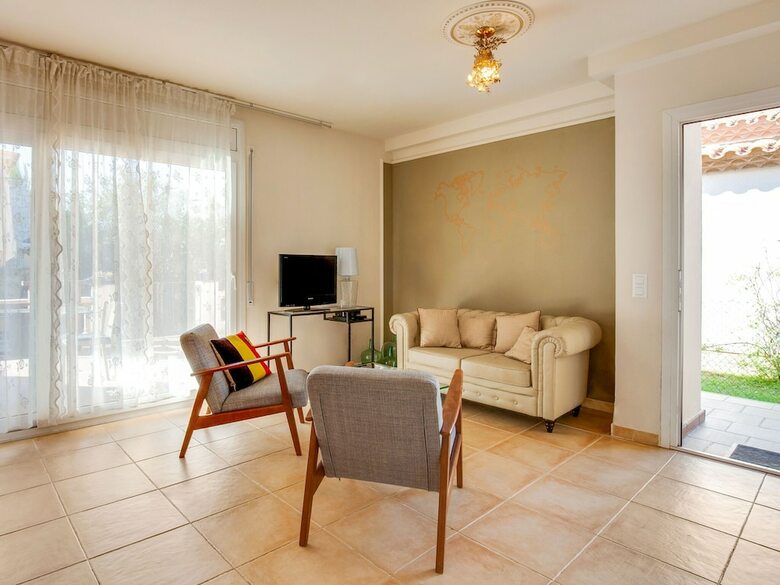 Quaint Holiday Home In Vilacolum With Swimming Pool