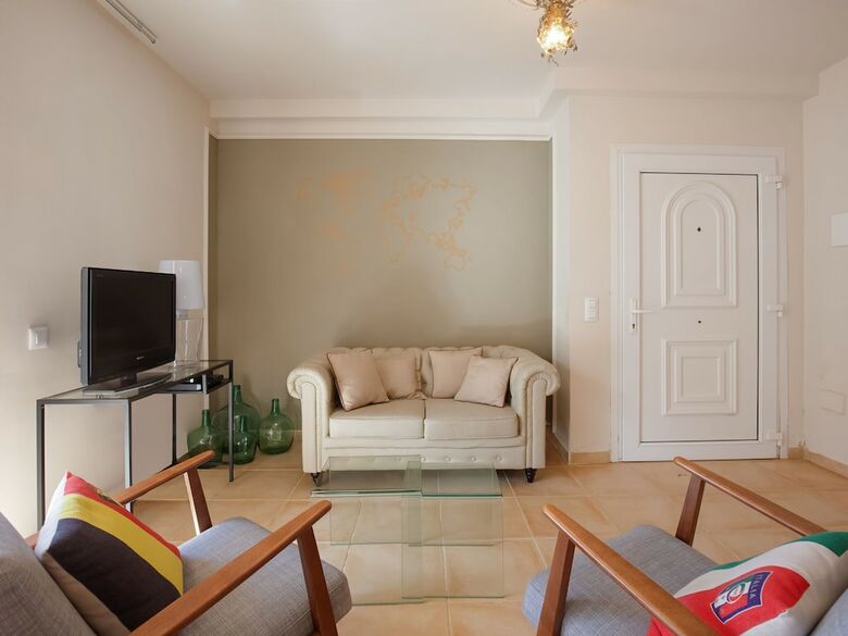 Quaint Holiday Home In Vilacolum With Swimming Pool