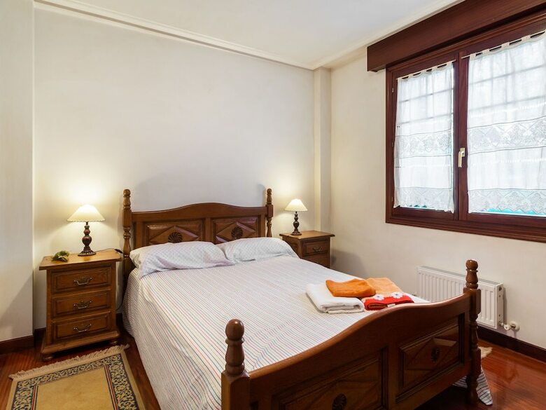 Exquisite Holiday Home In Carasa With Private Garden