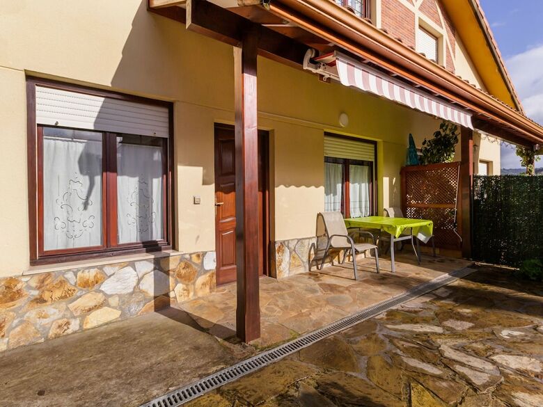 Exquisite Holiday Home In Carasa With Private Garden