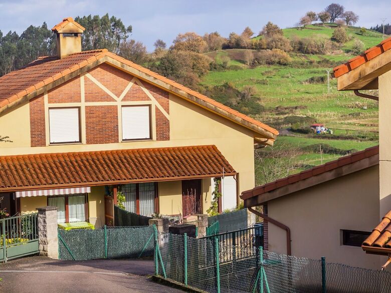 Exquisite Holiday Home In Carasa With Private Garden