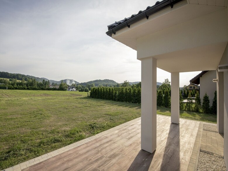Spacious Villa In Cisownica With Terrace