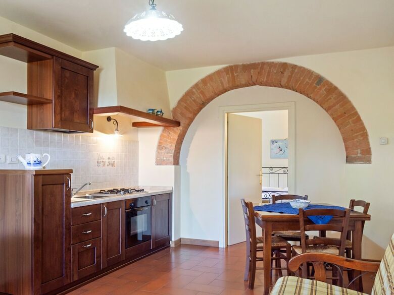 Spacious Holiday Home In Castiglione Del Lago With Pool