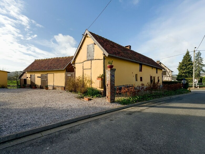Quaint Holiday Home In Saint-germain-sur-bresle With Garden