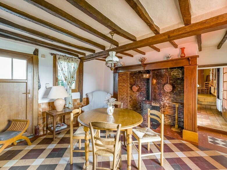 Quaint Holiday Home In Saint-germain-sur-bresle With Garden