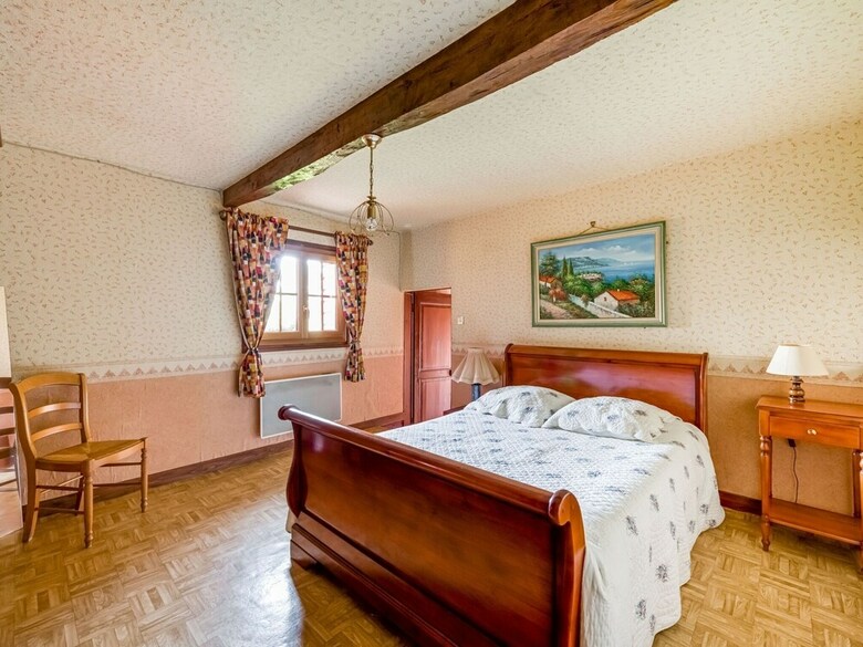Quaint Holiday Home In Saint-germain-sur-bresle With Garden