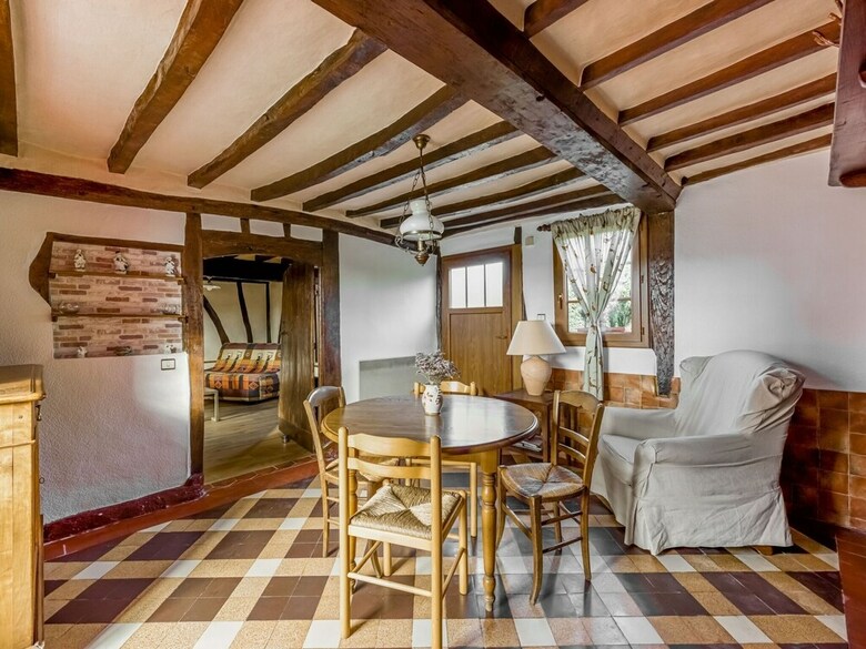 Quaint Holiday Home In Saint-germain-sur-bresle With Garden