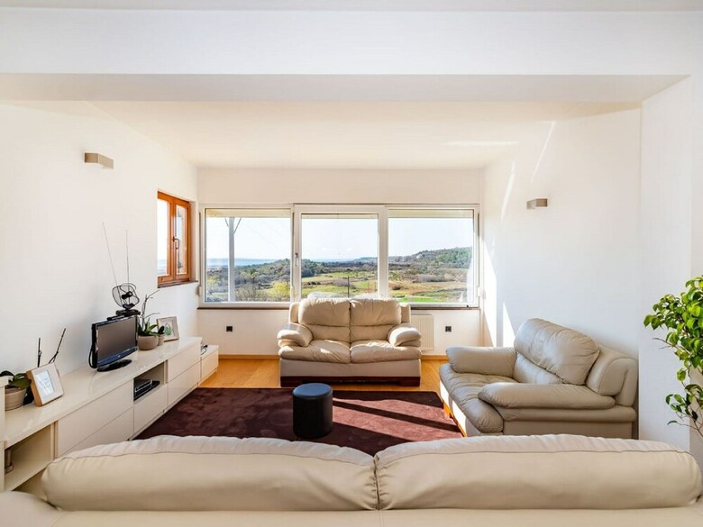 Delightful Apartment In Radovin With Garden