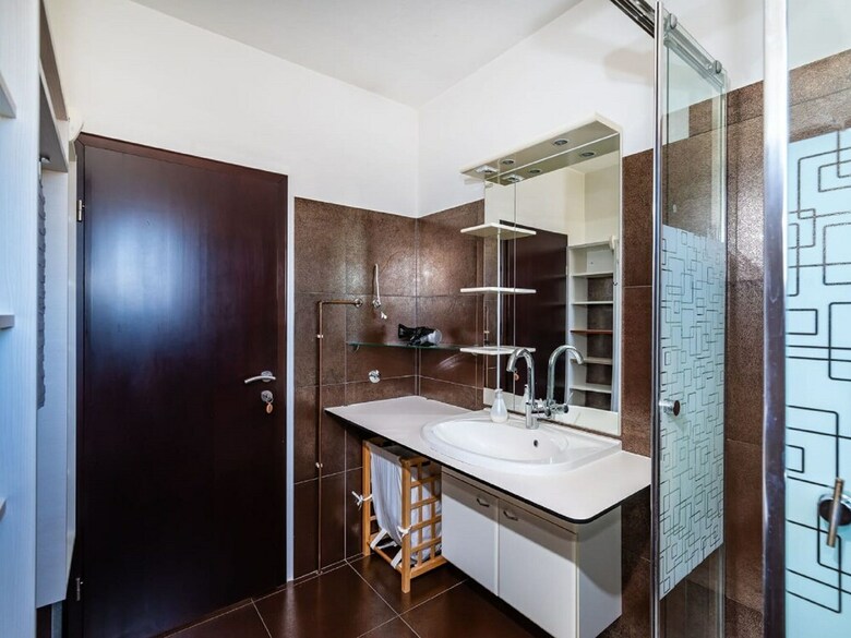 Delightful Apartment In Radovin With Garden