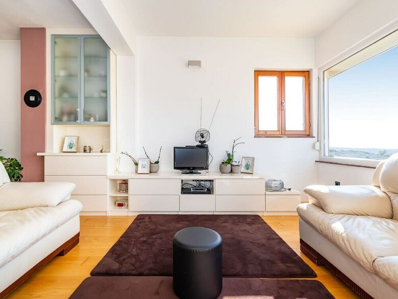 Delightful Apartment In Radovin With Garden