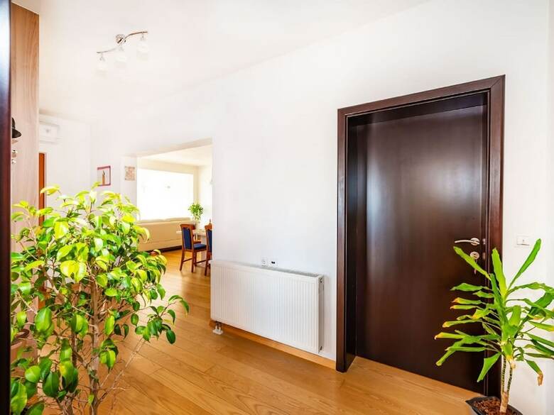 Delightful Apartment In Radovin With Garden