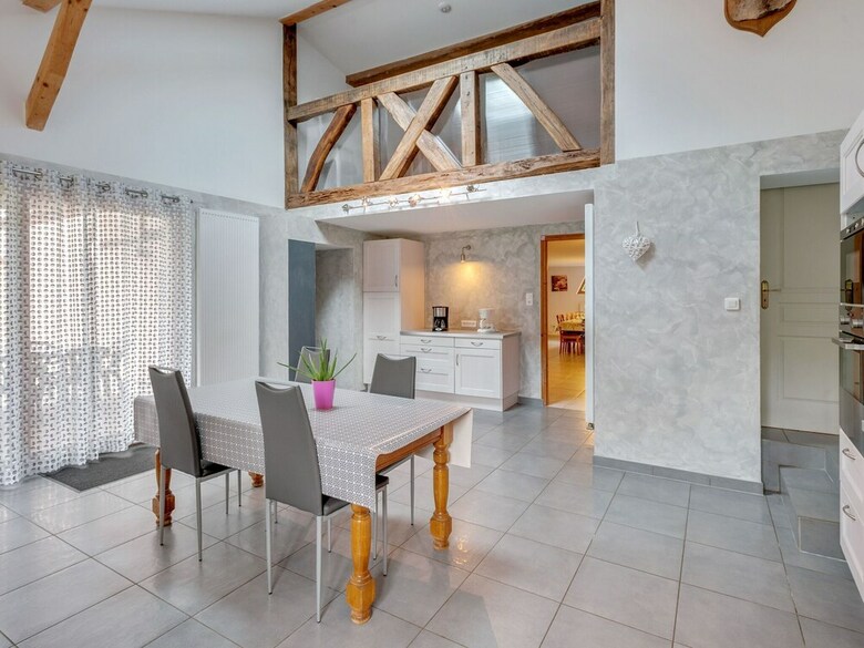 Comfortable Holiday Home In Petit-croix Near Novillard