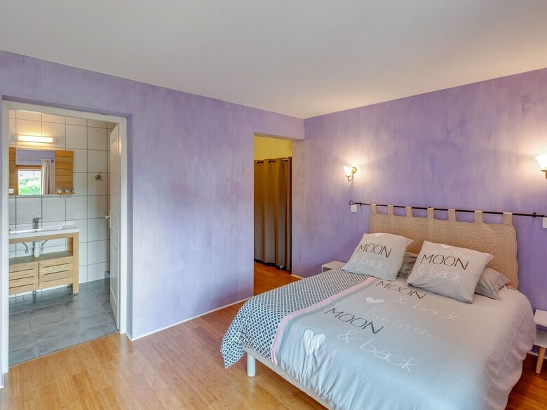 Comfortable Holiday Home In Petit-croix Near Novillard
