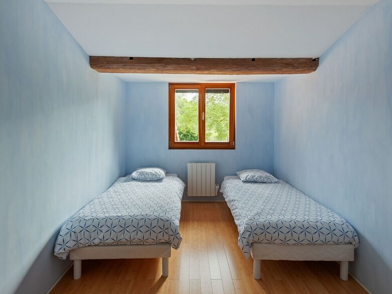Comfortable Holiday Home In Petit-croix Near Novillard