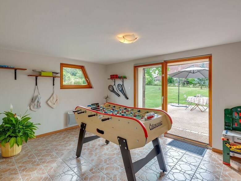 Comfortable Holiday Home In Petit-croix Near Novillard