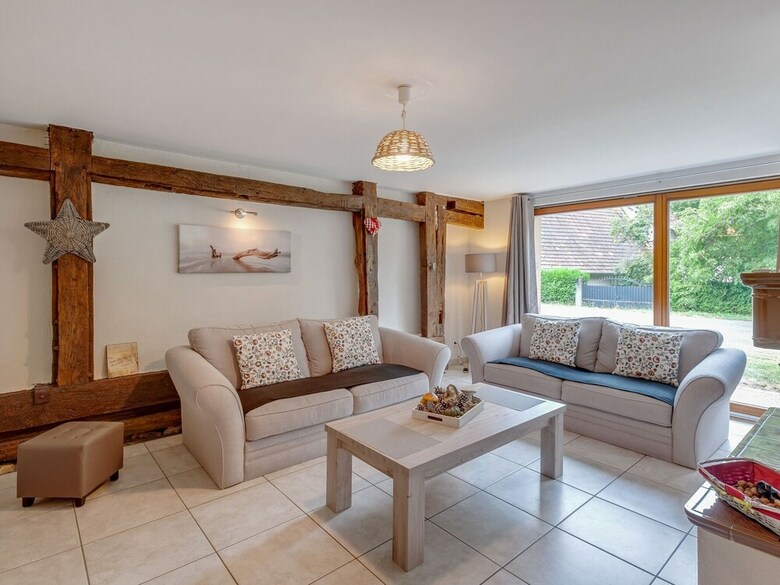 Comfortable Holiday Home In Petit-croix Near Novillard
