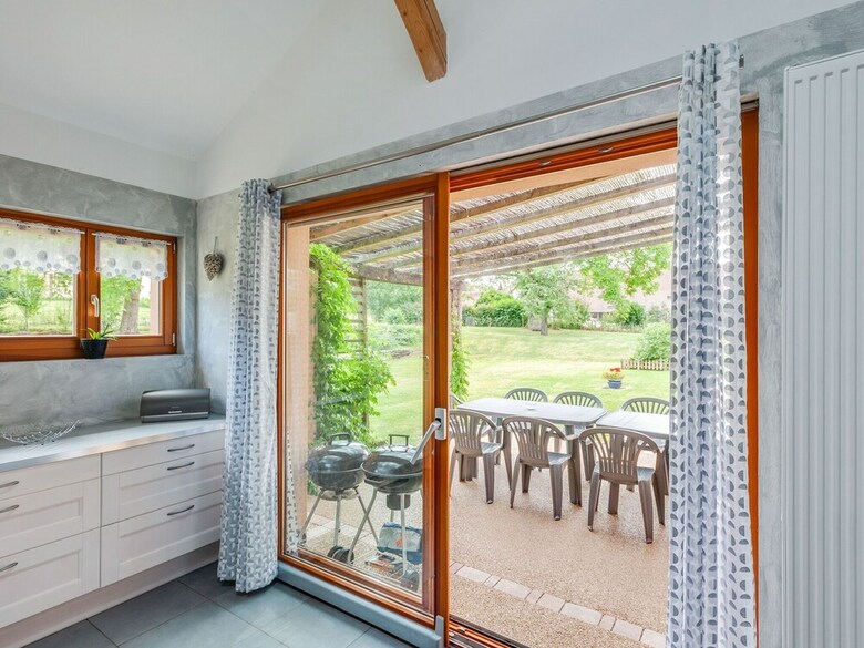 Comfortable Holiday Home In Petit-croix Near Novillard