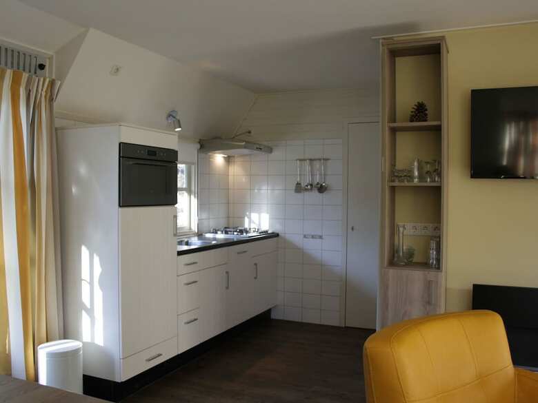 Romantic Bungalow With Dishwasher, Surrounded By Nature