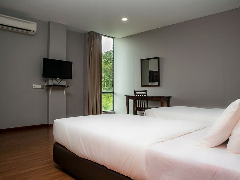 Hotel Oyo 90059 Ltk Home