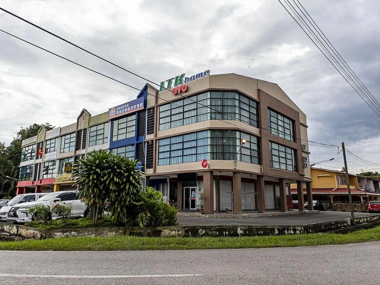 Hotel Oyo 90059 Ltk Home