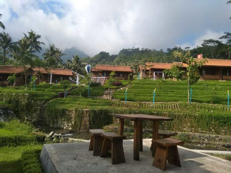 Bed & Breakfast Giritengah Hotel