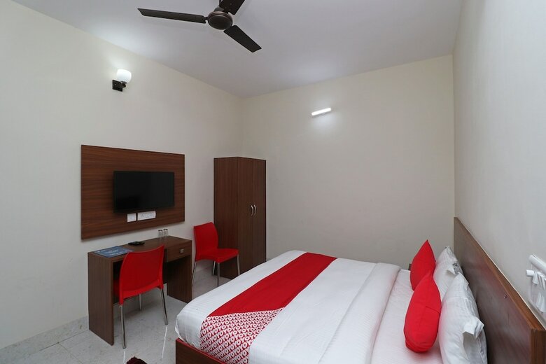 Hotel Oyo 17425 Dwarka Palace