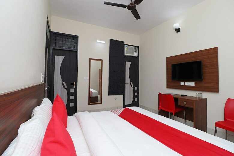 Hotel Oyo 17425 Dwarka Palace