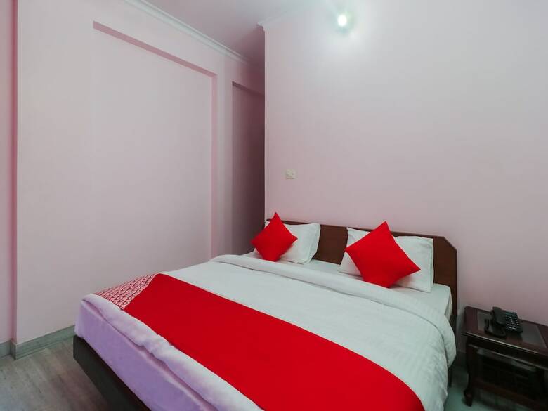 Hotel Oyo 24733 Milan Garden N Restaurant