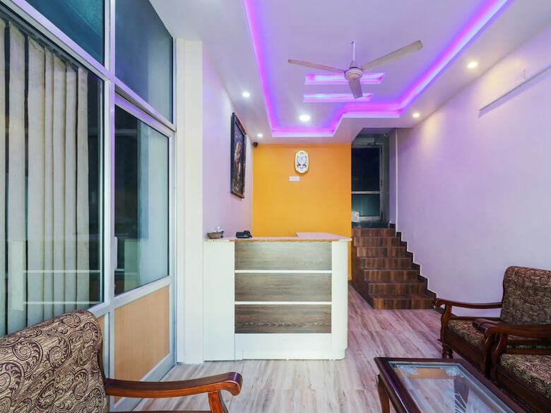 Hotel Oyo 24733 Milan Garden N Restaurant