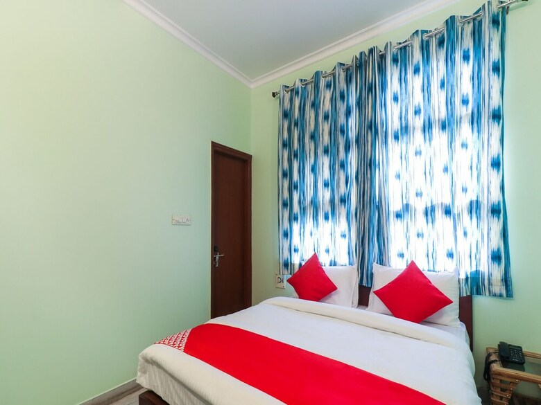 Hotel Oyo 24733 Milan Garden N Restaurant