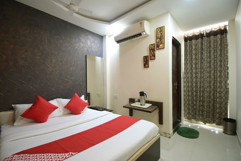 Oyo 23358 Hotel Royal Inn