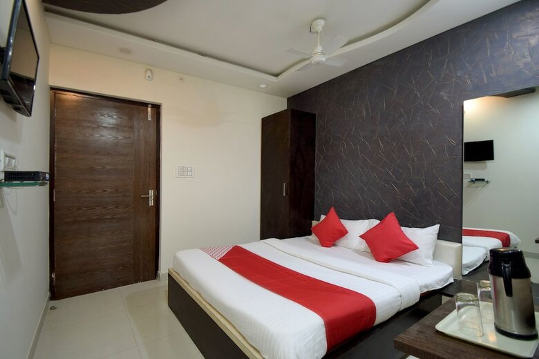 Oyo 23358 Hotel Royal Inn